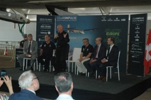 Début des conférences des principaux partenaires de Solar Impulse